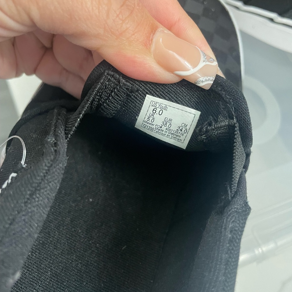 Vans pull on shoes